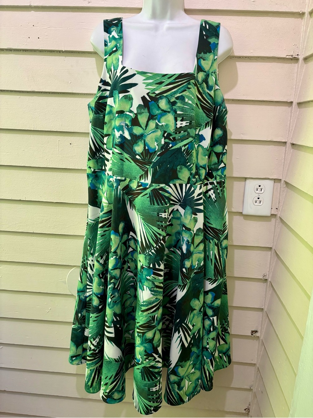 Hal Rubenstein Plus Size Tropical Floral Leaf Print Resort Wear Sleeveless Dress